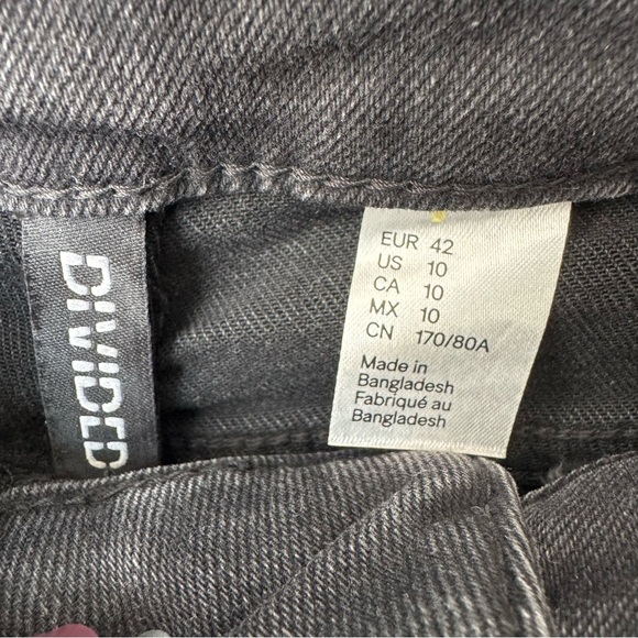 Divided H&M Low Waist Flare Jeans in Black. NWT. Women’s 10 (actual 32x32) - Picture 4 of 13